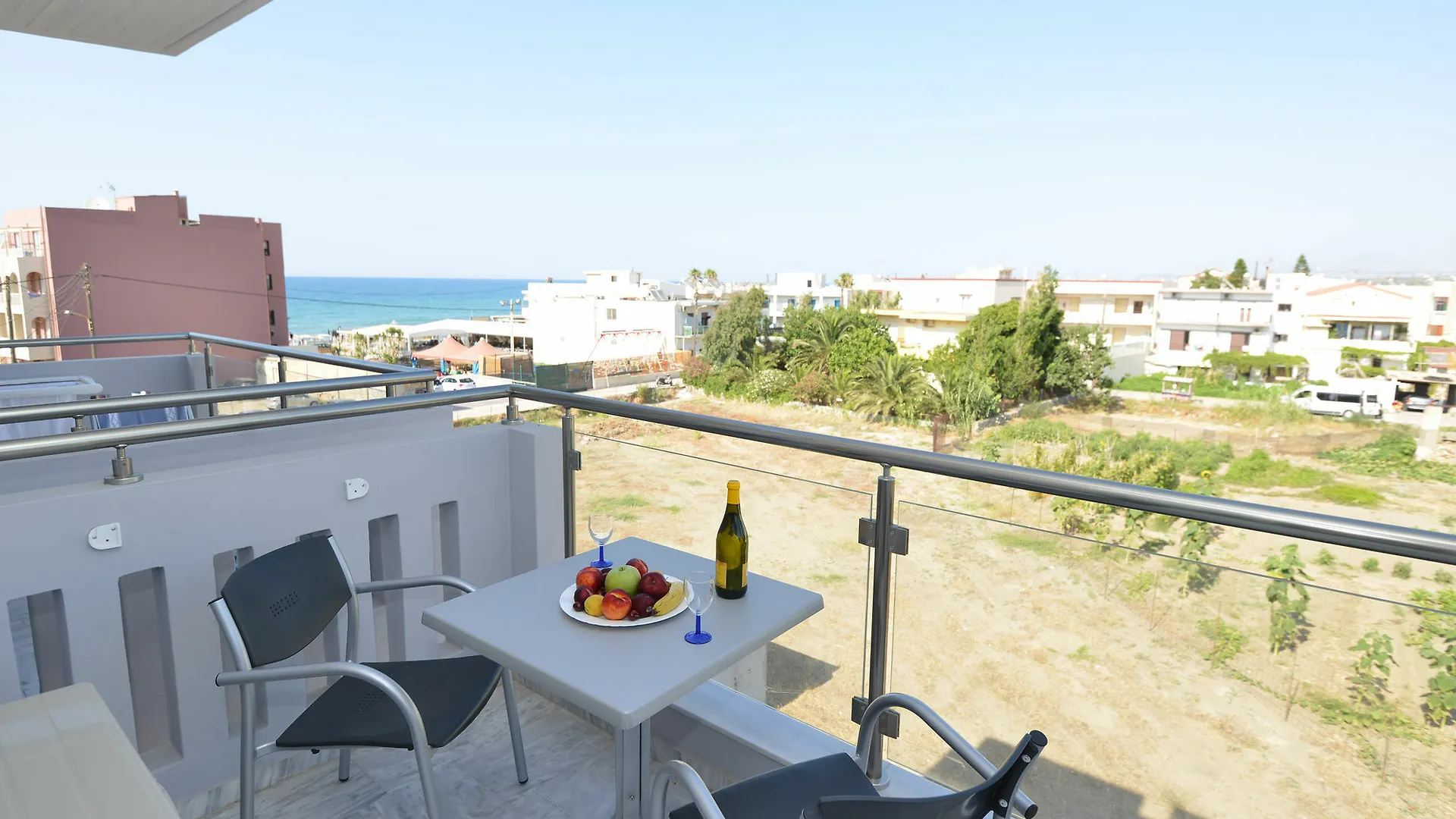 Vesperi Studios & Apartments Retimno