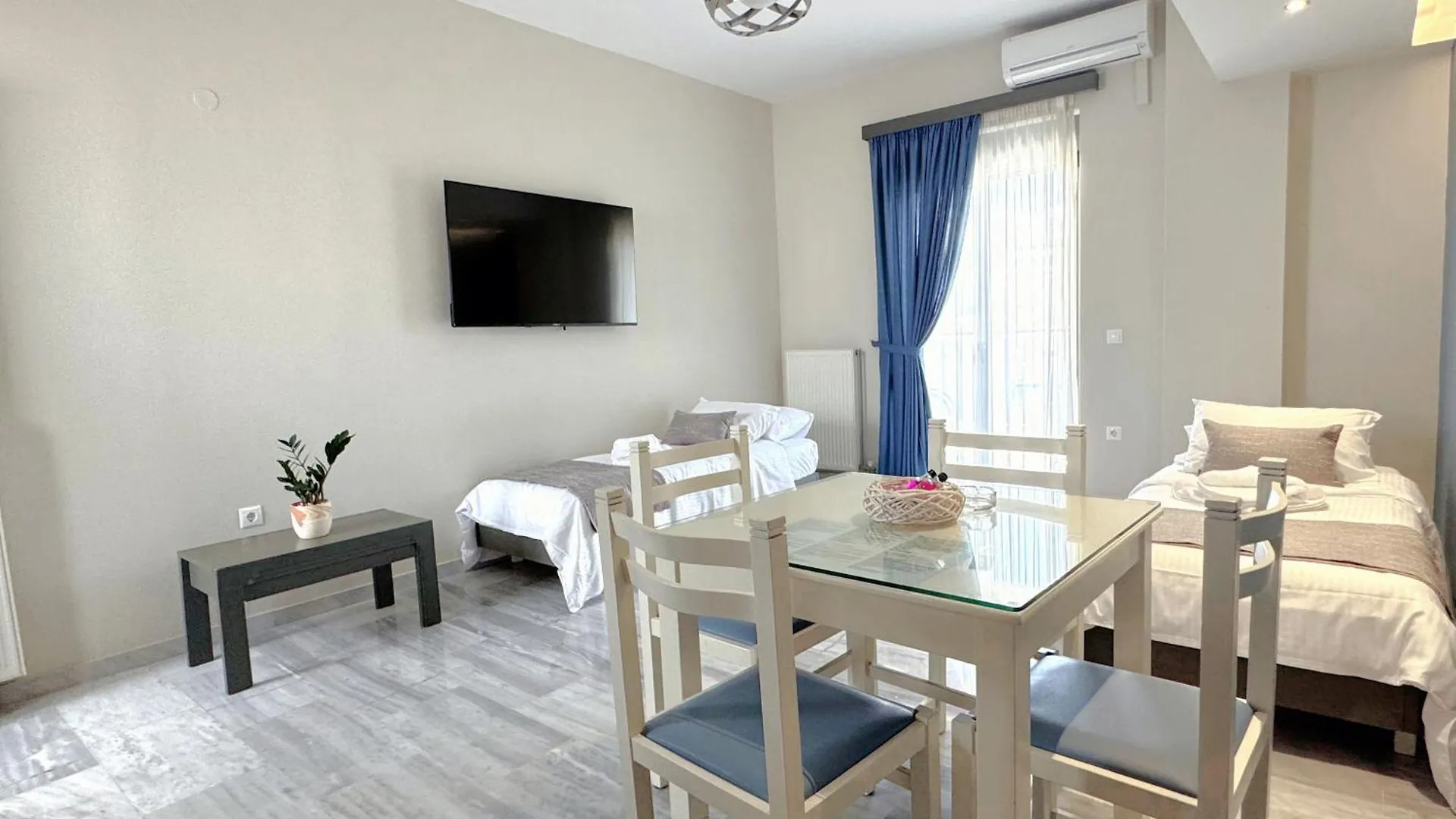 Vesperi Studios & Apartments
