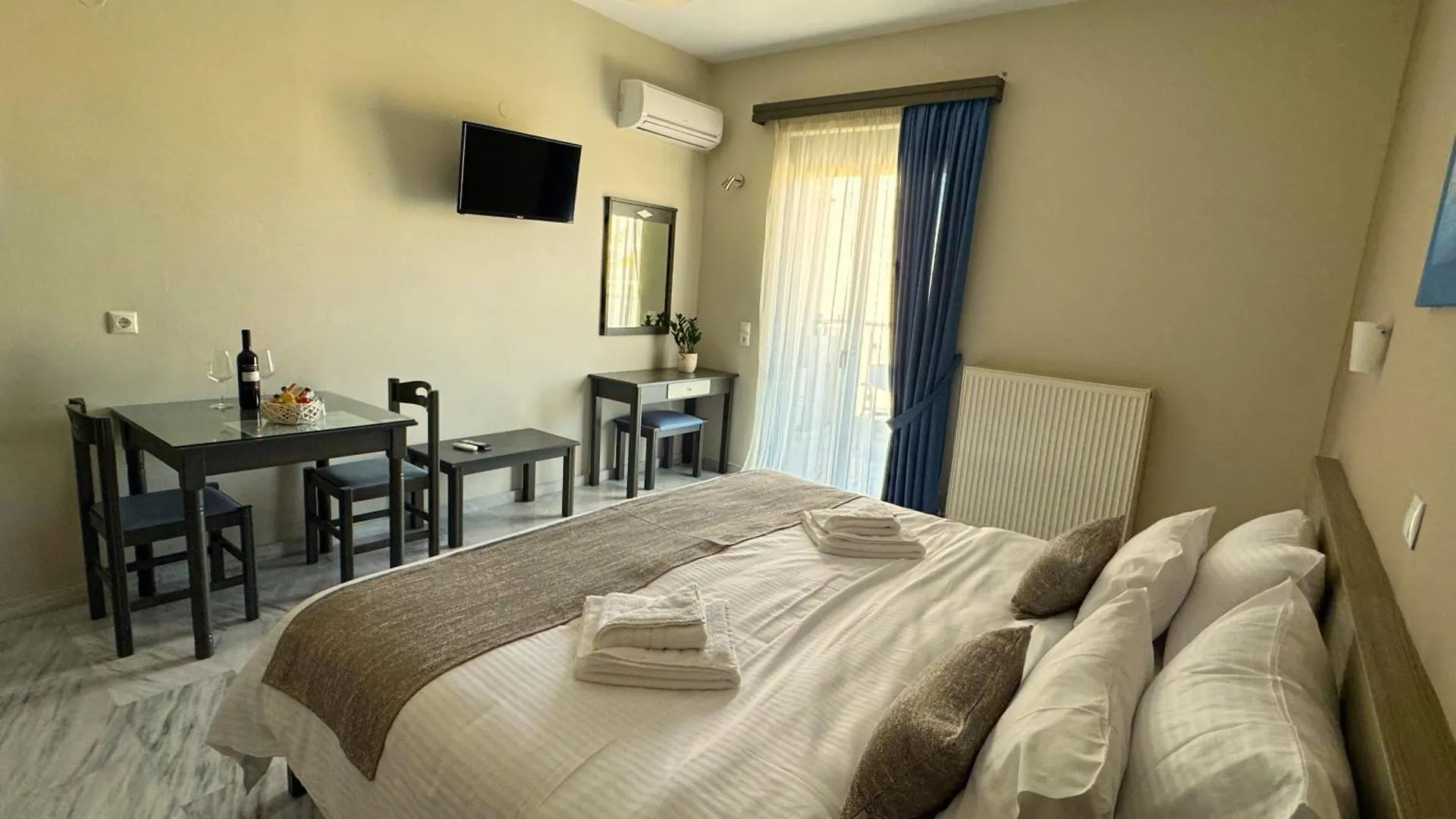 Vesperi Studios & Apartments Greece