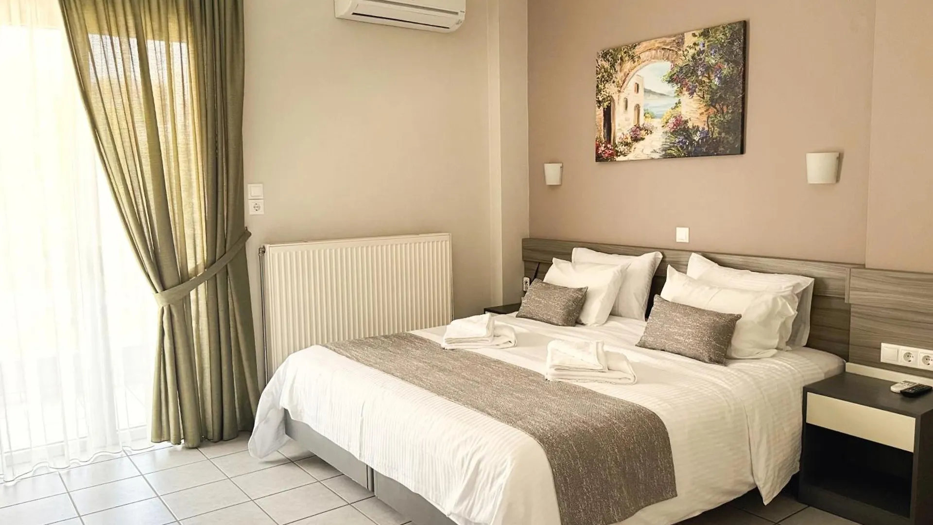 Vesperi Studios & Apartments